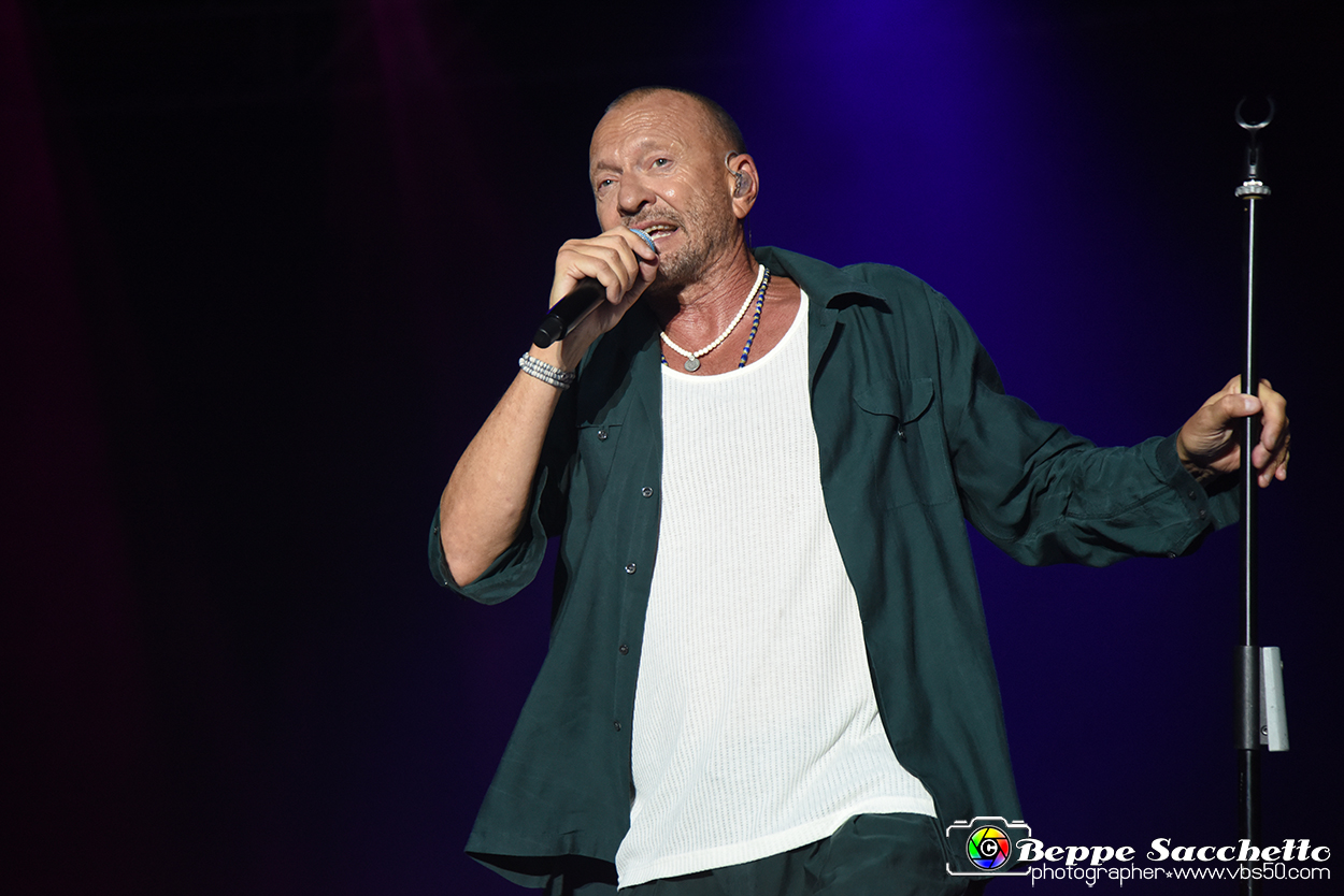 VBS_0777 - Concerto Biagio Antonacci - Palco Centrale Tour 2023.jpg